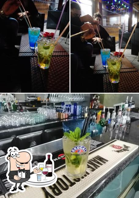 Cocktail lounge bar Delle Rose serve alcolici