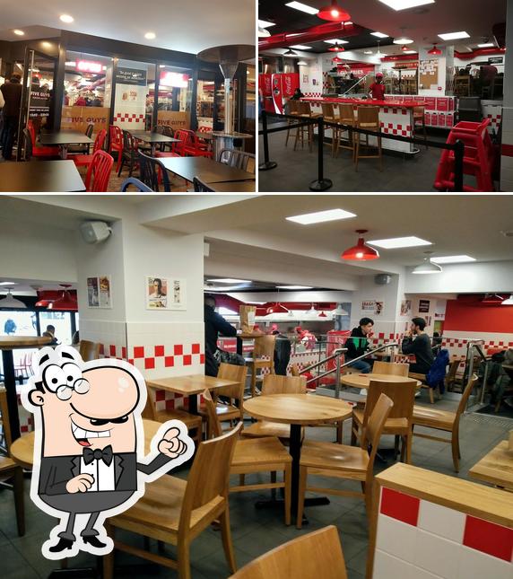 Découvrez l'intérieur de Five Guys La Défense