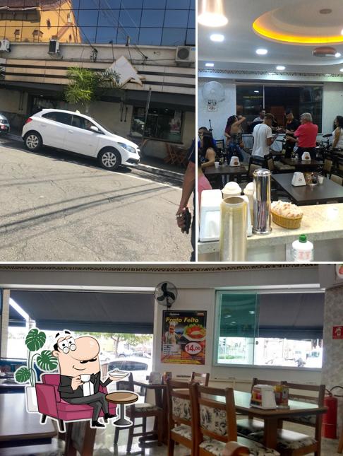 O interior do Bar e Lanches Deu Certo