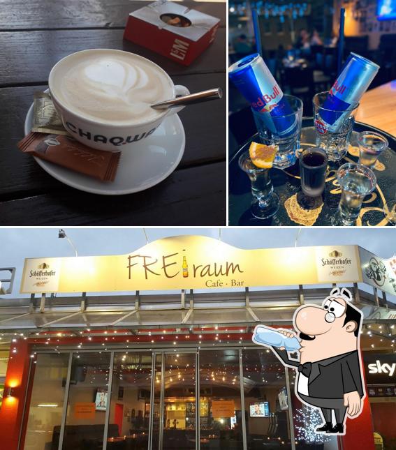 Фотография, на которой видны напитки и еда в Cafe Bar FREIraum