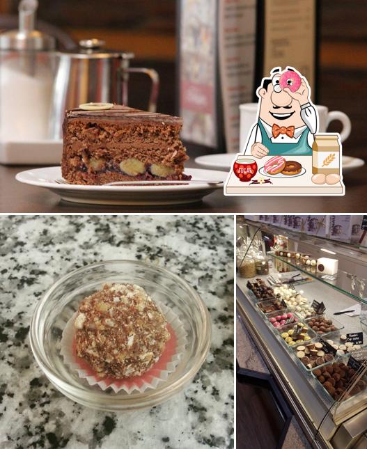 Café Schien bietet eine Auswahl von Desserts 