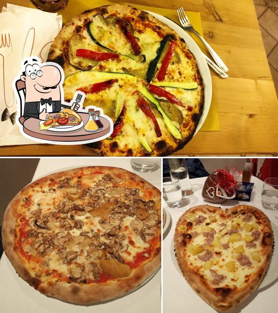 A Pizzeria Da Marasca Valvasone, puoi assaggiare una bella pizza