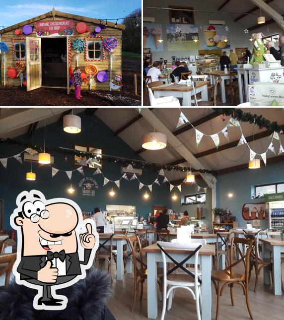 Это изображение кафе "Bluebell Dairy Ice Cream Farm"