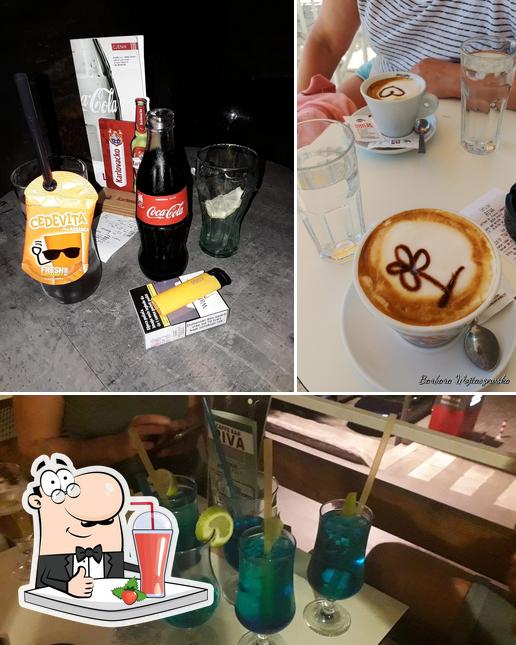 Goditi un drink a Caffè Bar "Riva"