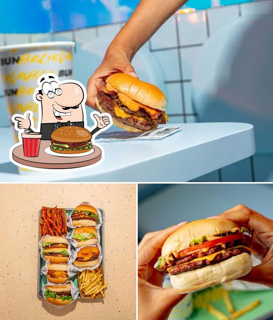 Prova uno dei tipi di hamburger proposti a Bun Burgers - Porta Venezia