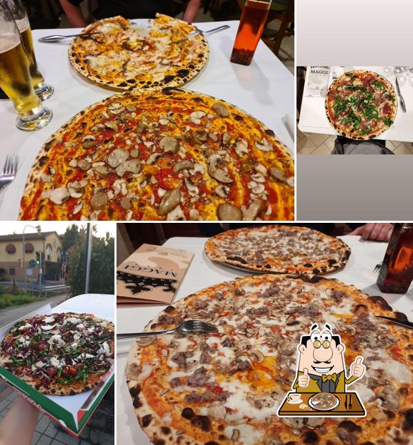 Ordina una pizza a PIZZERIA MAGGI 1953 Ristorante e Pizzeria
