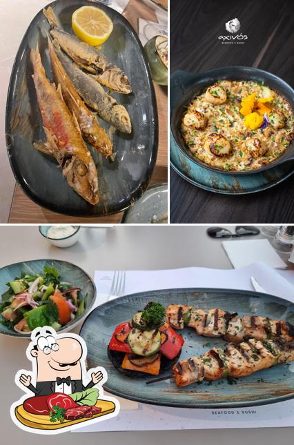 AHINOS Mediterranean & Sushi serviert Fleischgerichte 