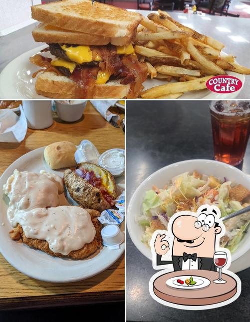 Food at Country Cafe (Tracy, MO)