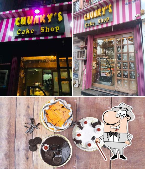 Among various things one can find exterior and food at Chunkys Cake Shop