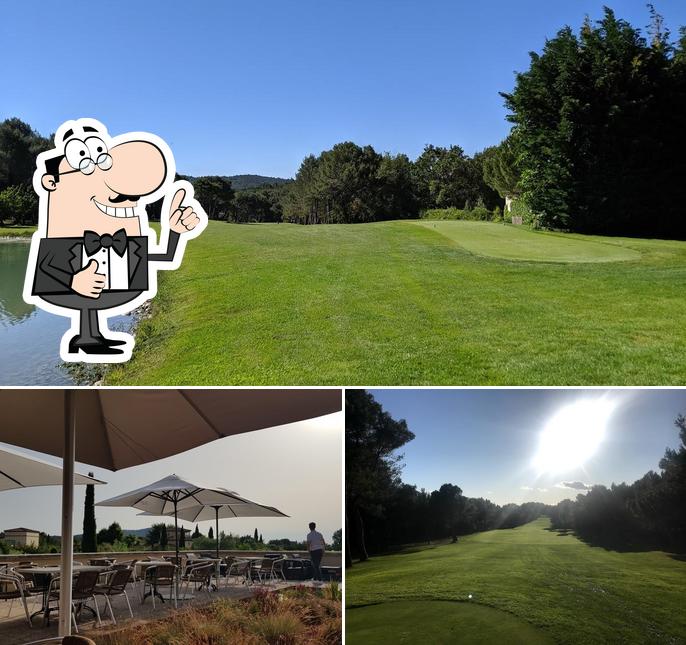 Regarder la photo de Golf International de Pont Royal. Le parcours Français signé Severiano Ballesteros. Provence, Alpilles, Luberon