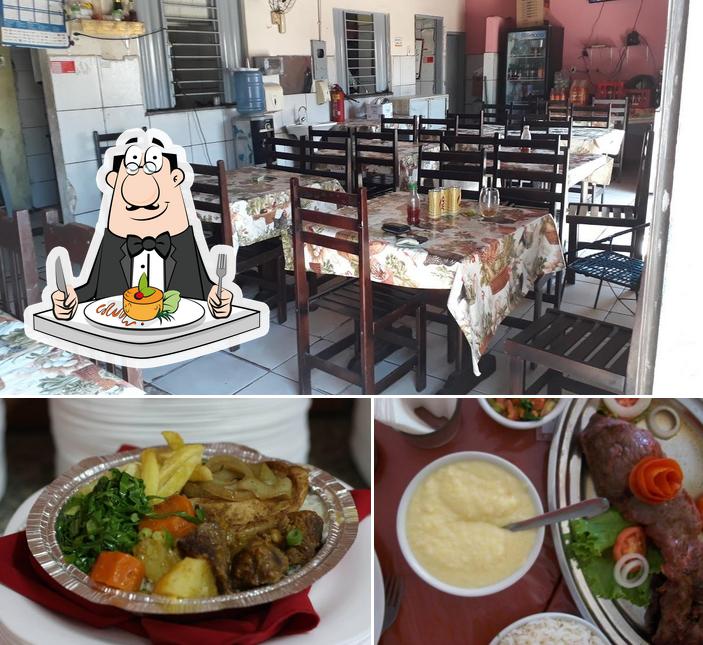 Entre diferentes coisas, comida e interior podem ser encontrados no Restaurante Da D'je