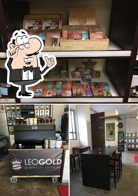 L'intérieur de LEOGOLD Kaffeerösterei & Kaffeebar . Kaffeezubehör