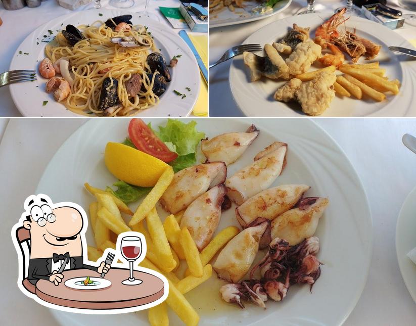 Cibo al Restoran Amfora