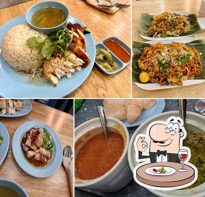 Meals at Uncle Authentic Chicken Rice （ Uncle 海南鸡饭专门店）