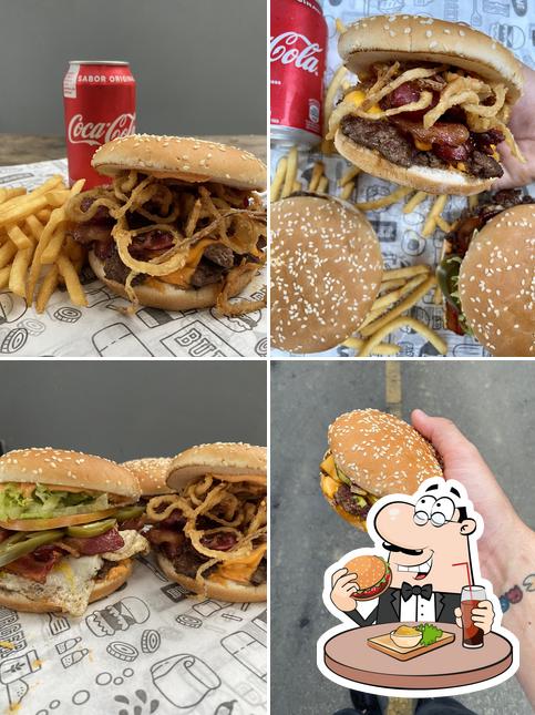 Peça um hambúrguer no Gustati Burger