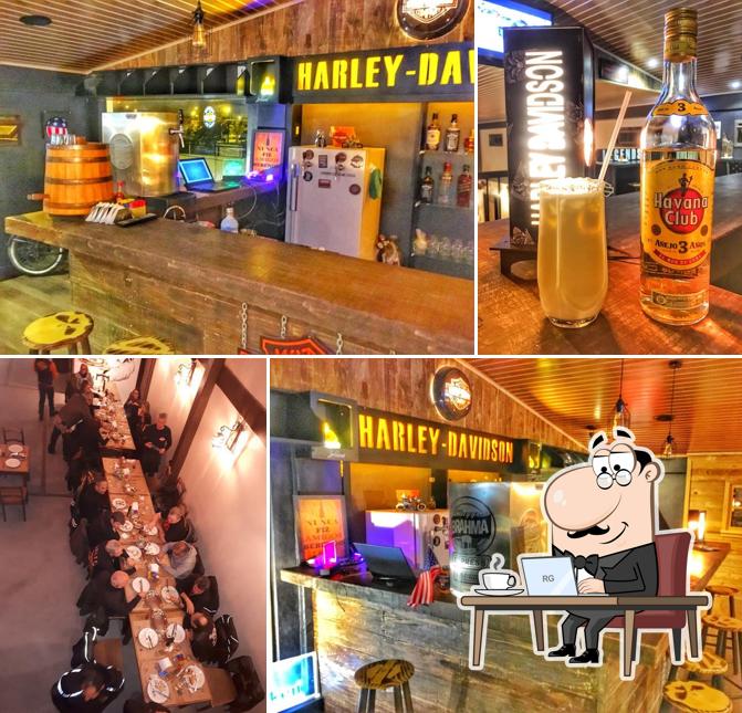 O interior do Harley Davidson Riders Bar