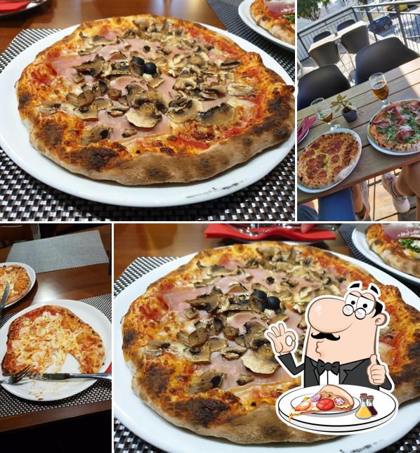 Scegli una pizza a Pizzeria Sant Antonio