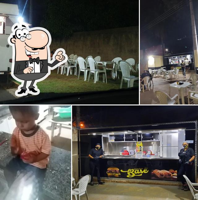 O interior do Lanches da Base