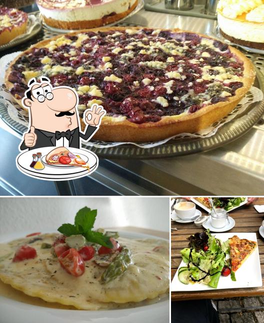 Try out pizza at Café Dolce Ambiente