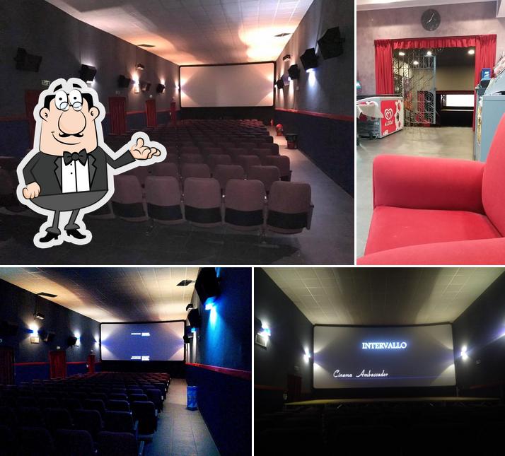 Gli interni di Cinema Ambassador