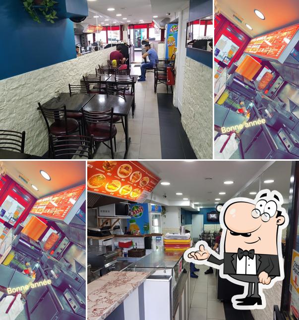 L'intérieur de Fast food du village