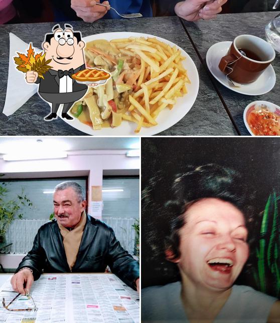 Regarder la photo de Inter-Frites Restaurant