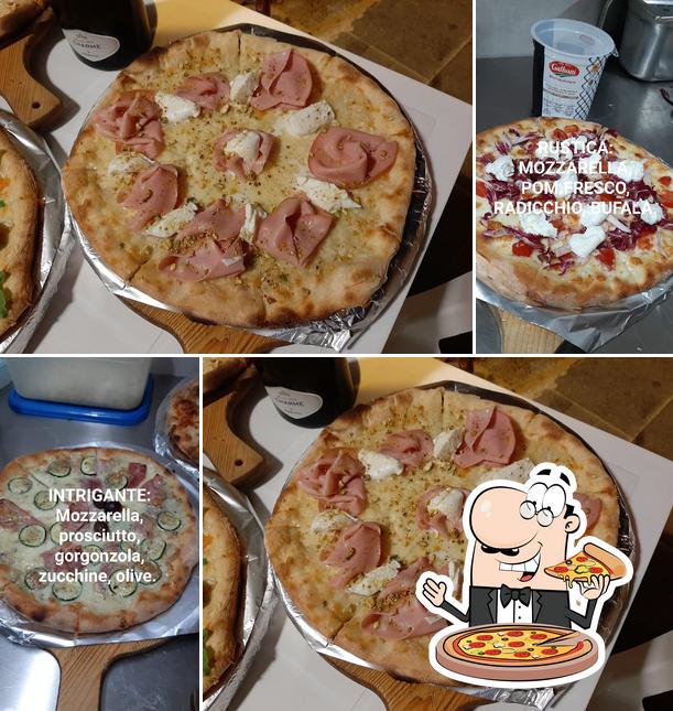 Prova una pizza a Pizzeria Panineria Chiosco Sant'Angelo di Paradino Massimo