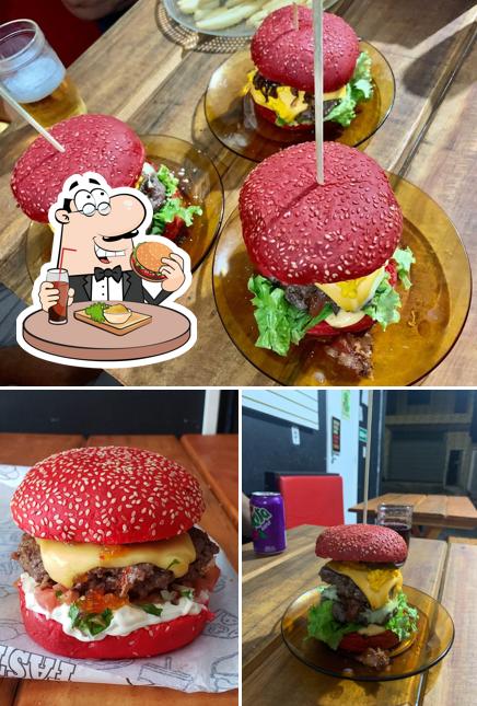 Os hambúrgueres do Dino's Burger irão satisfazer diferentes gostos