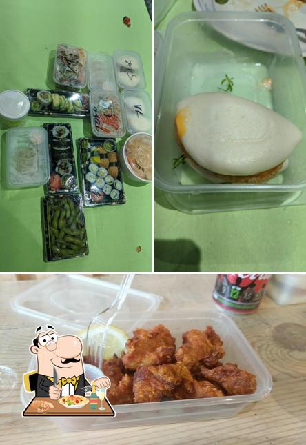 Еда в "Sakura Hot Food and Buns"