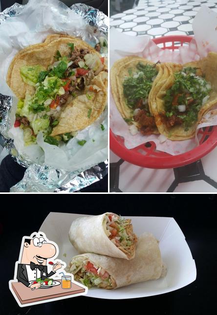 Еда в "La Parrillita Mexican Grill"