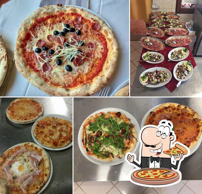 Scegli una pizza a Ristorante Pizzeria Marana Café