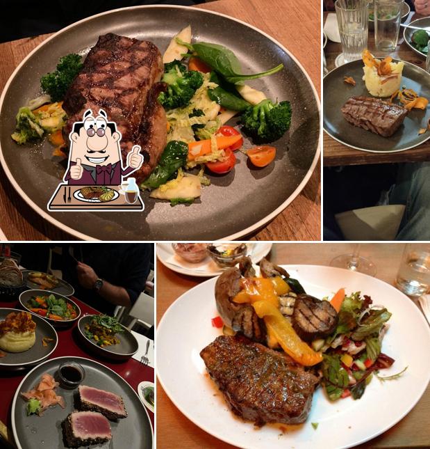 Order meat dishes at restaurant [noa]