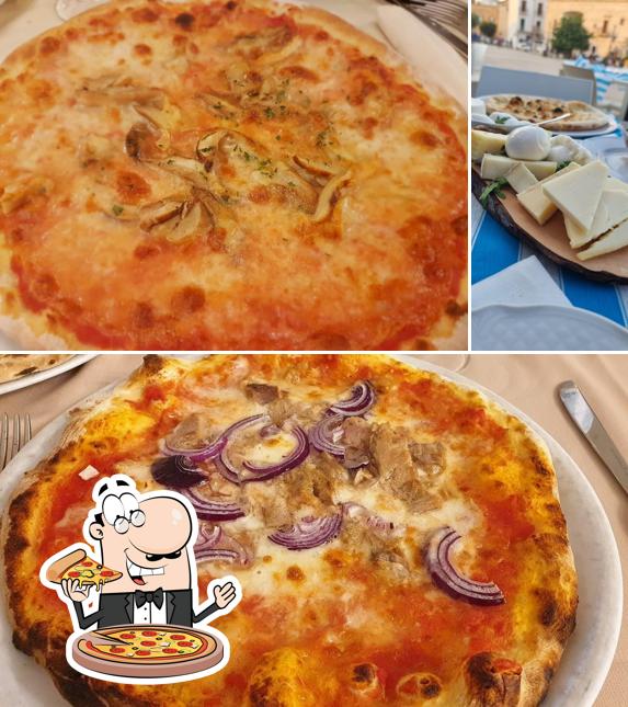 Order pizza at La Rustica