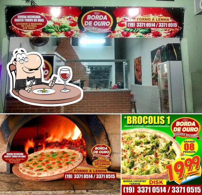 Comida em Pizzaria BORDA De OURO