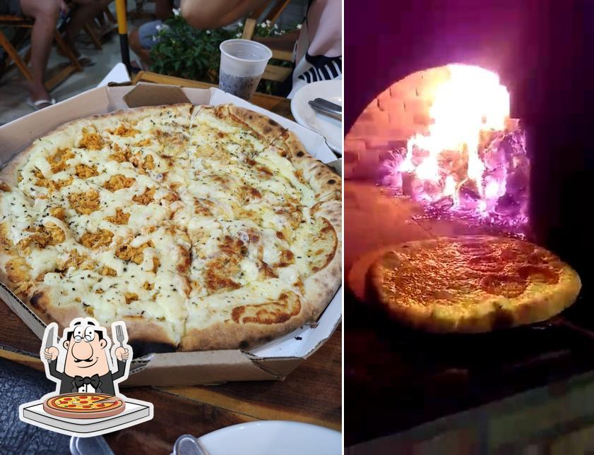 Experimente pizza no Pizzaria Neópolis Forno A Lenha