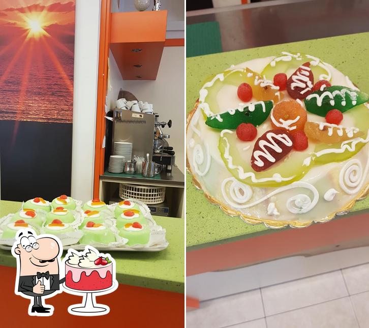 Vedi questa foto di Caffè Pasticceria E Forno Alimentari Di Triolo Raffaele