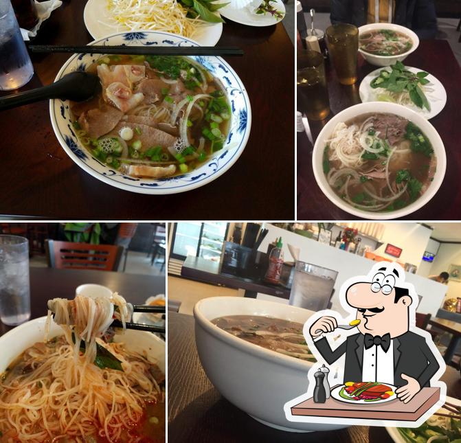 Pho and hot and sour soup at Pho Thân Brothers