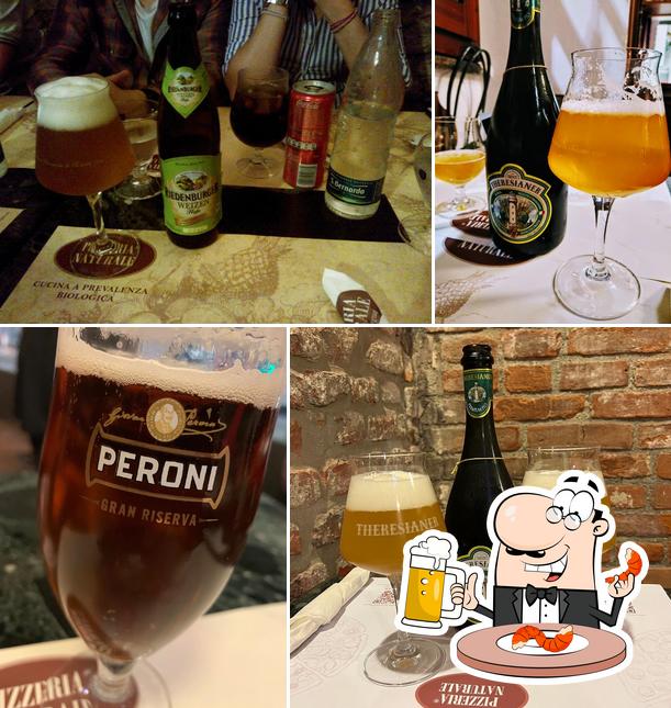 Puoi prenderti un rinfrescante bicchiere di birra chiara o scura