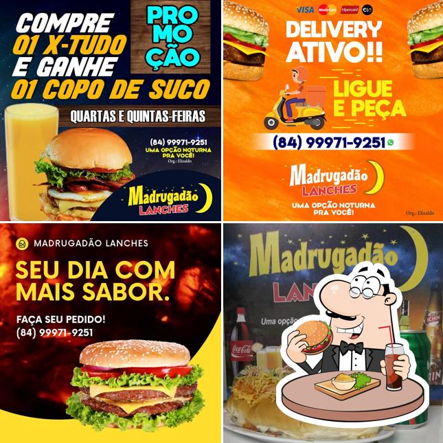 Hambúrguer em Madrugadão Lanches