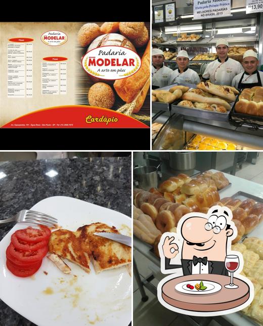 Comida em Padaria Modelar