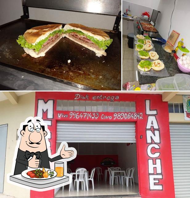 A foto do Mega Lanche’s comida e interior