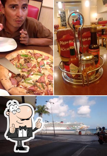 Pizza Hut pizzeria, San Miguel de Cozumel, Calle 3 Sur 81 - Restaurant  reviews