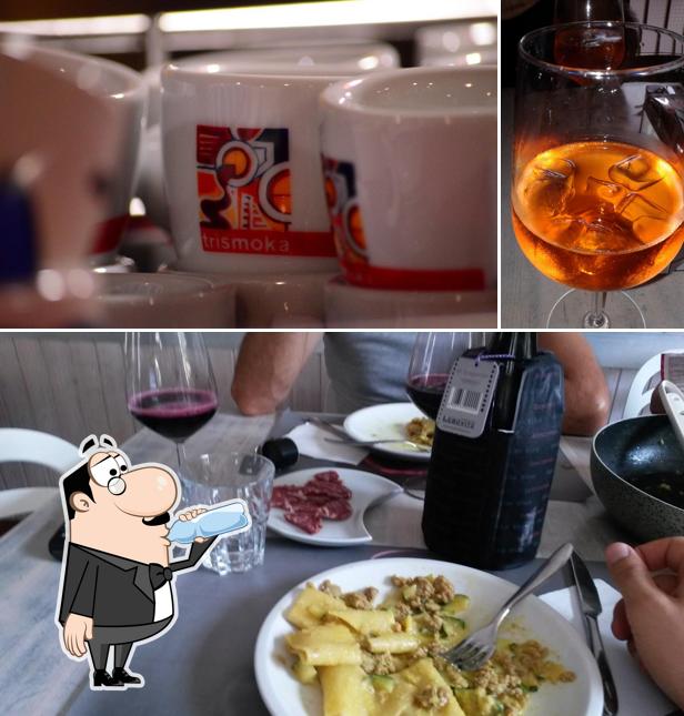 La immagine della bevanda e cibo di Bar Bakanì