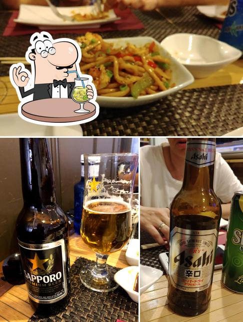 Entre los distintos productos que hay en Restaurante asiático "Totoro Sushi" también tienes bebida y exterior
