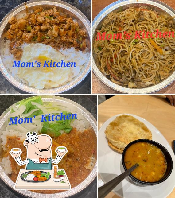 Еда в "Mom's Kitchen Indian Restaurant"