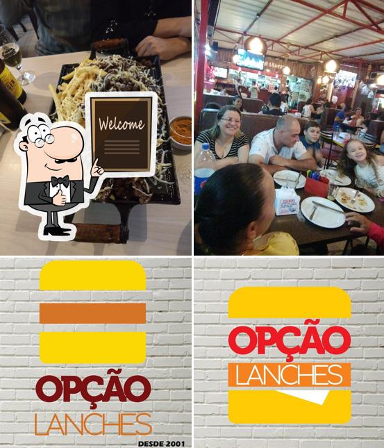 Look at the picture of Opção Lanches