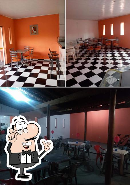 O interior do Piu Piu lanches e restaurante