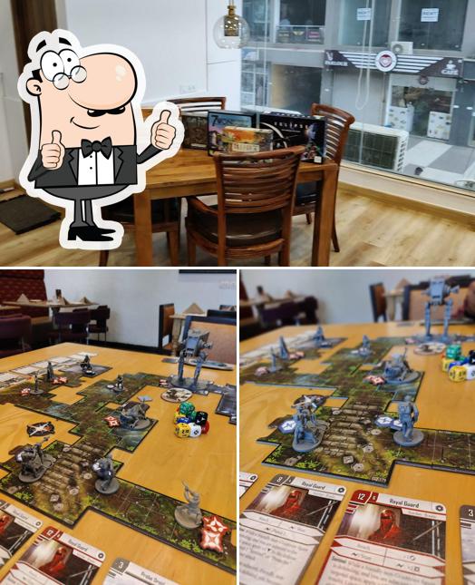 See this pic of Shudon Board Game Club