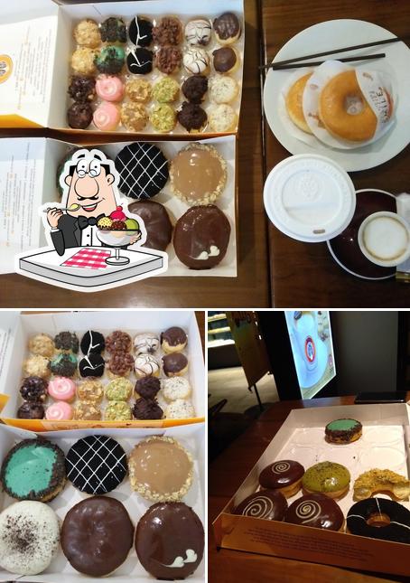 JCO COFFEE & DONUTS PLAZA ANDALAS serves a variety of sweet dishes