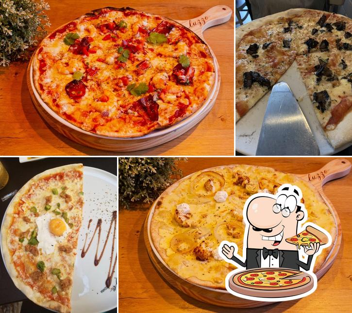 Escolha pizza no Pizzaria Luzzo